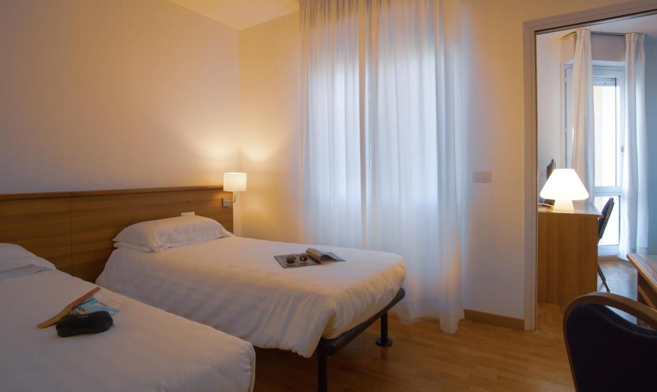 Mistral2 Hotel Oristano Exteriör bild