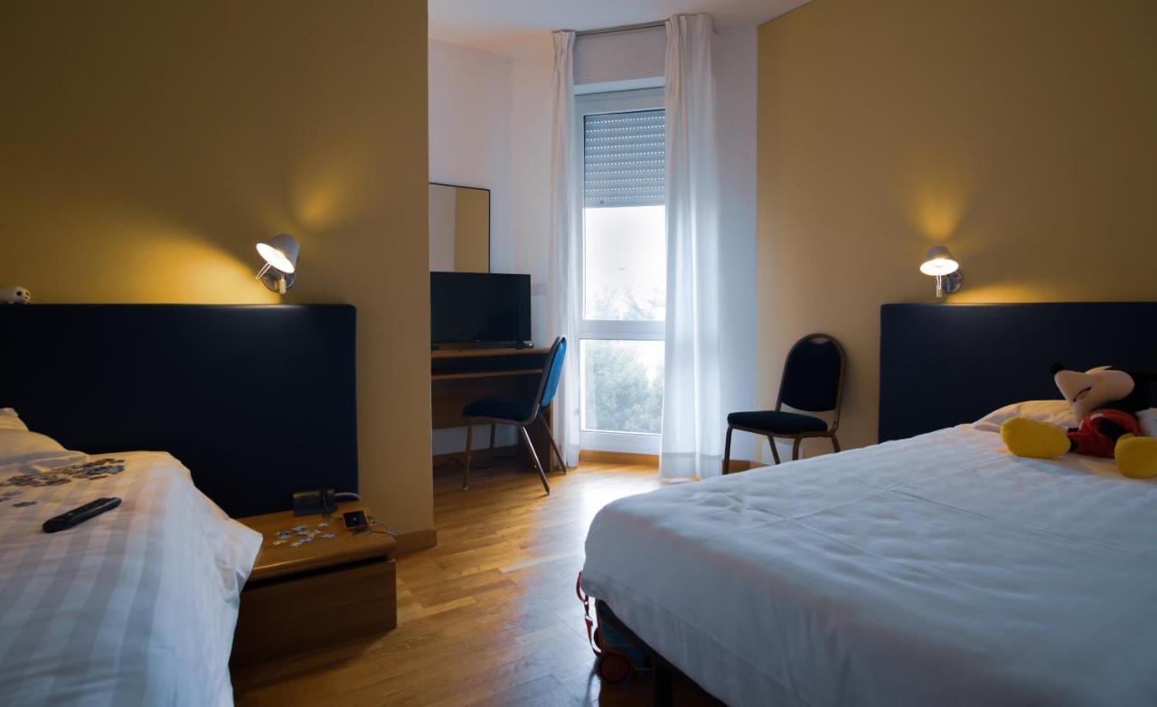 Mistral2 Hotel Oristano Exteriör bild
