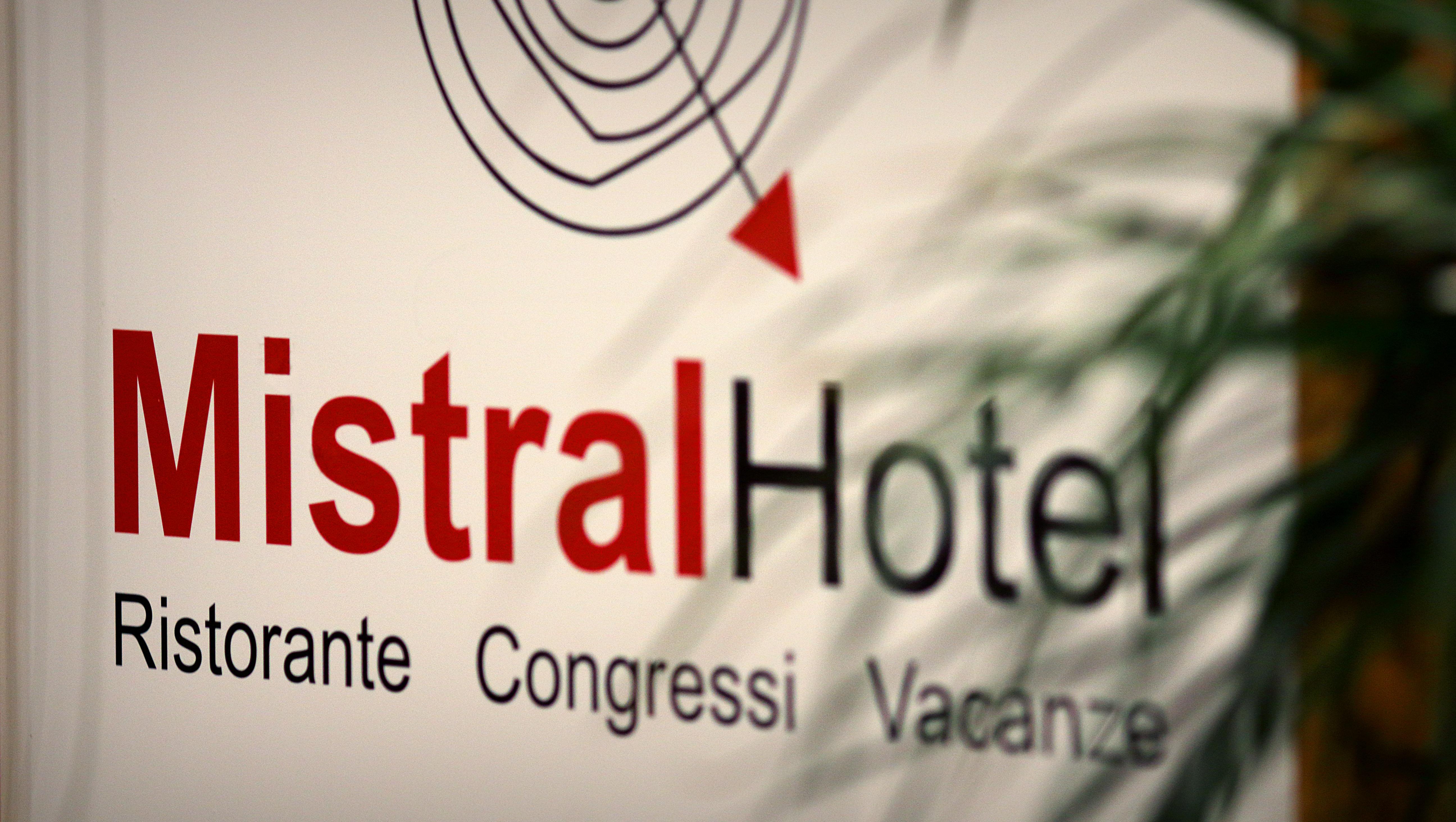 Mistral2 Hotel Oristano Exteriör bild