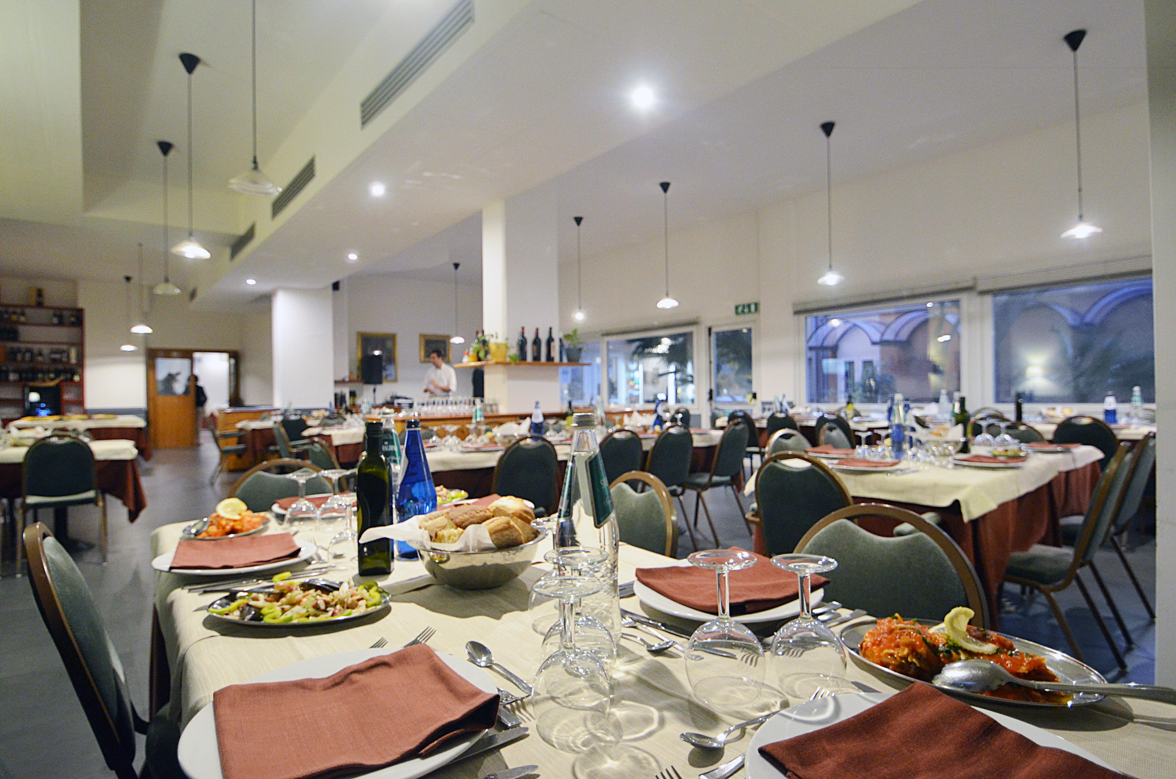 Mistral2 Hotel Oristano Exteriör bild