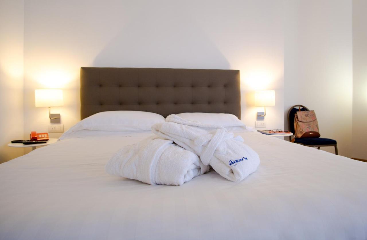Mistral2 Hotel Oristano Exteriör bild