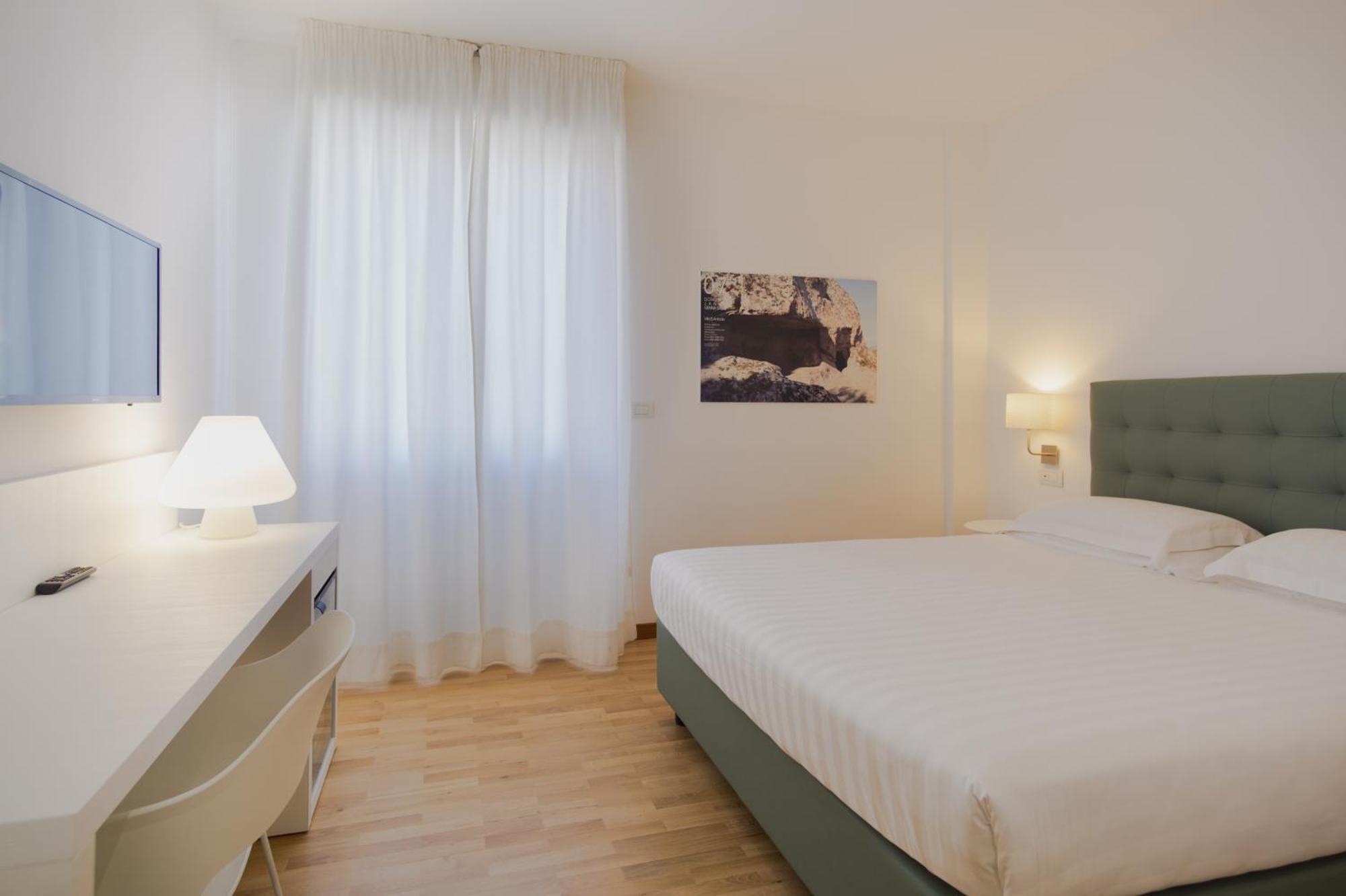 Mistral2 Hotel Oristano Exteriör bild