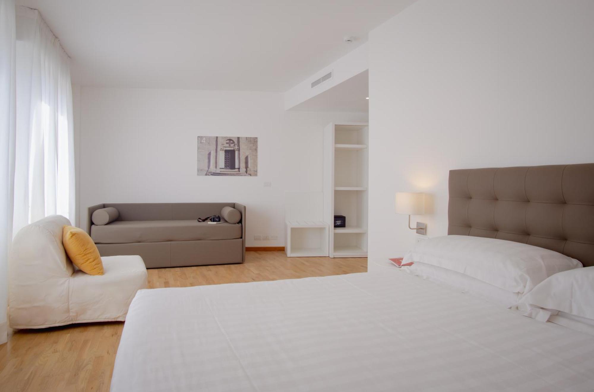 Mistral2 Hotel Oristano Exteriör bild