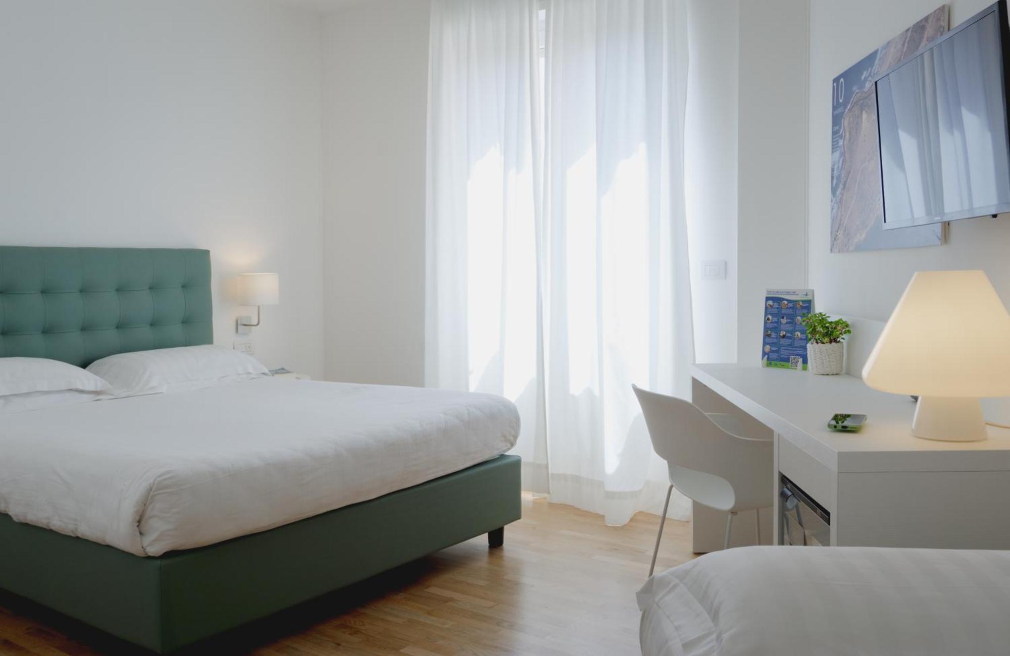 Mistral2 Hotel Oristano Exteriör bild